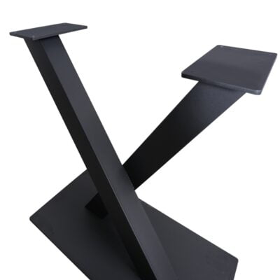 V podnožje za mizo 7 Kovinsko podnožje za mizo v obliki diamanta. Na voljo sta 2 dimenziji nog in profilov: 180x80x72cm/100x100x2mm, 140x80x72cm/100x100x2mm V podnozje za mizo 11st oprema 4